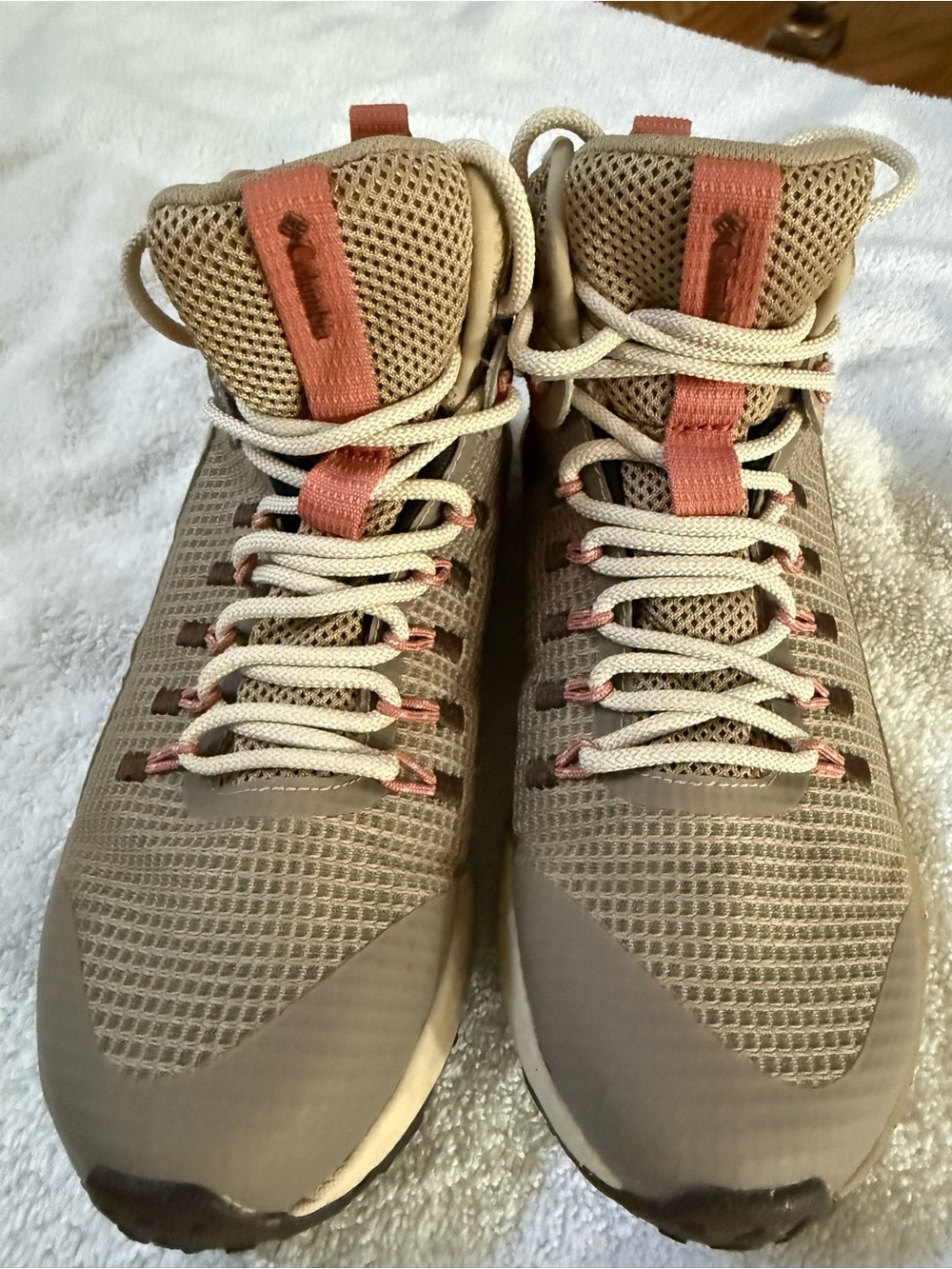Columbia Taupe Mesh High-Top hiking boots with Coral Accents